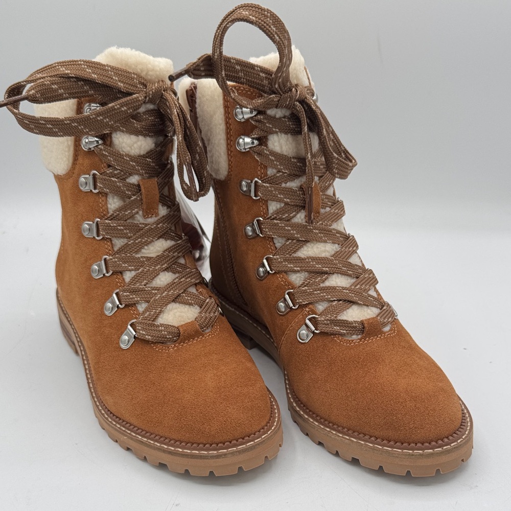 Lands’ End New in Box Women's Tan Lace-Up Boots Sz 8 gorgeous bargain priced!